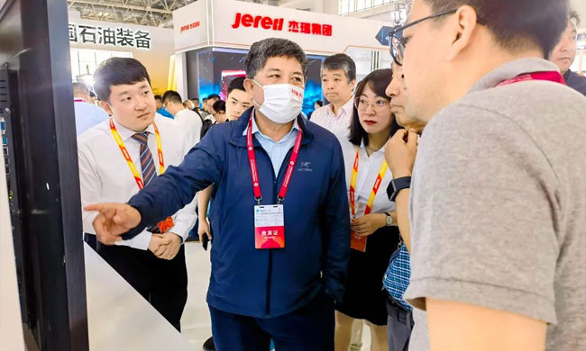 中国工程院院士刘合莅临捷瑞数字cippe展位参观指导